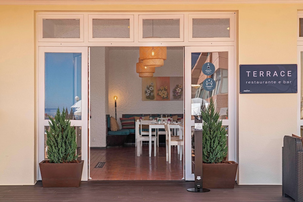 Dorisol Estrelicia Hotel — Restaurant & bars in Funchal, Madeira