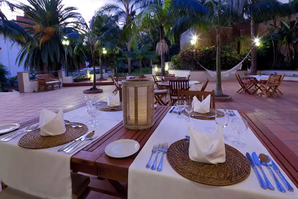 Florasol Residence Hotel — Restaurant & bars in Funchal, Madeira