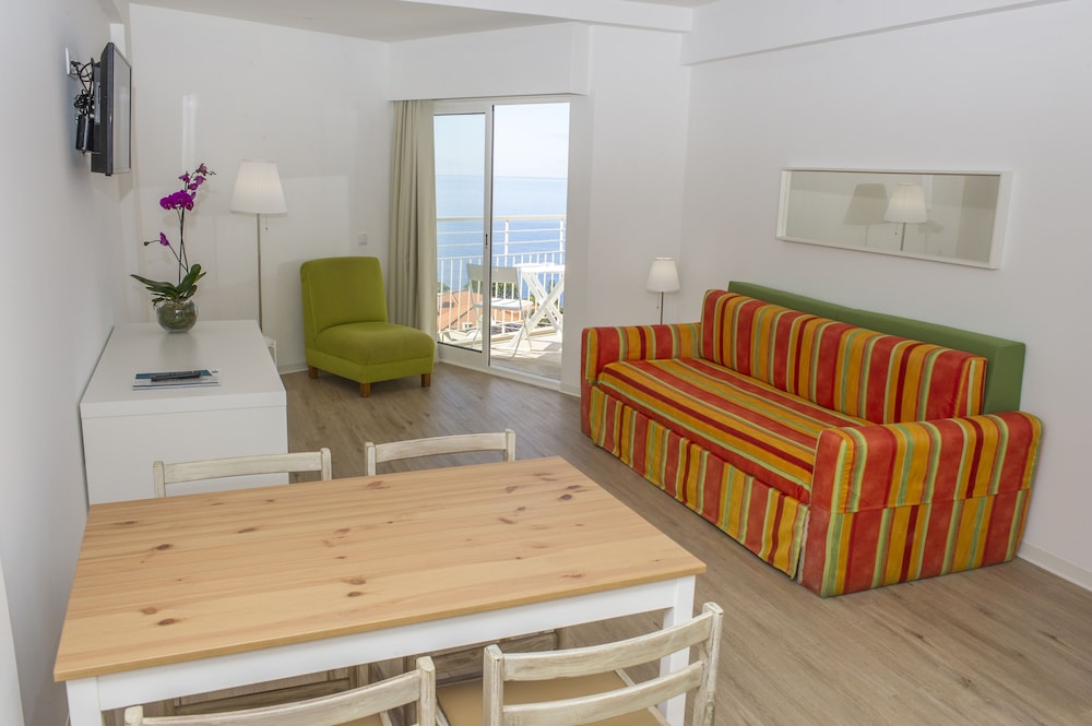Florasol Residence Hotel — Hotel rooms in Funchal, Madeira