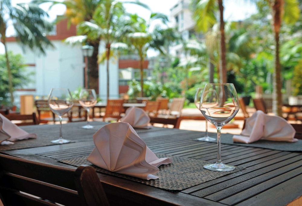 Florasol Residence Hotel — Restaurant & bars in Funchal, Madeira