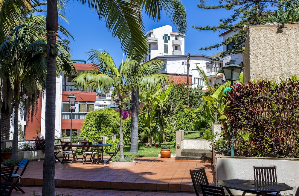 Florasol Residence Hotel — Hotel building in Funchal, Madeira