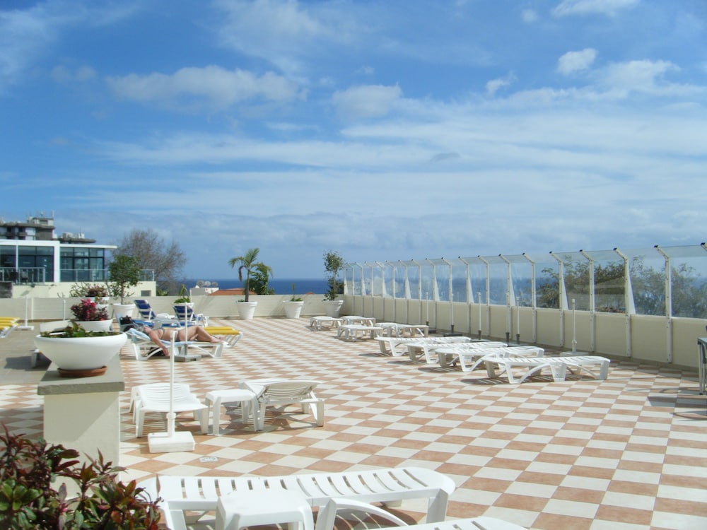 Florasol Residence Hotel — Hotel building in Funchal, Madeira
