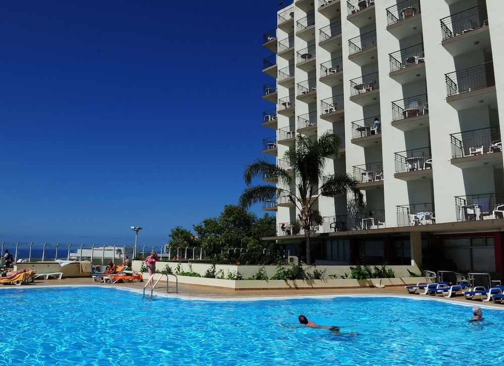 Florasol Residence Hotel — Swimming pool in Funchal, Madeira