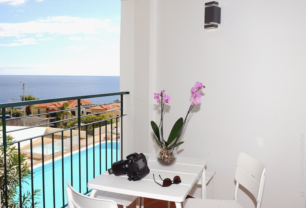 Florasol Residence Hotel — Hotel rooms in Funchal, Madeira