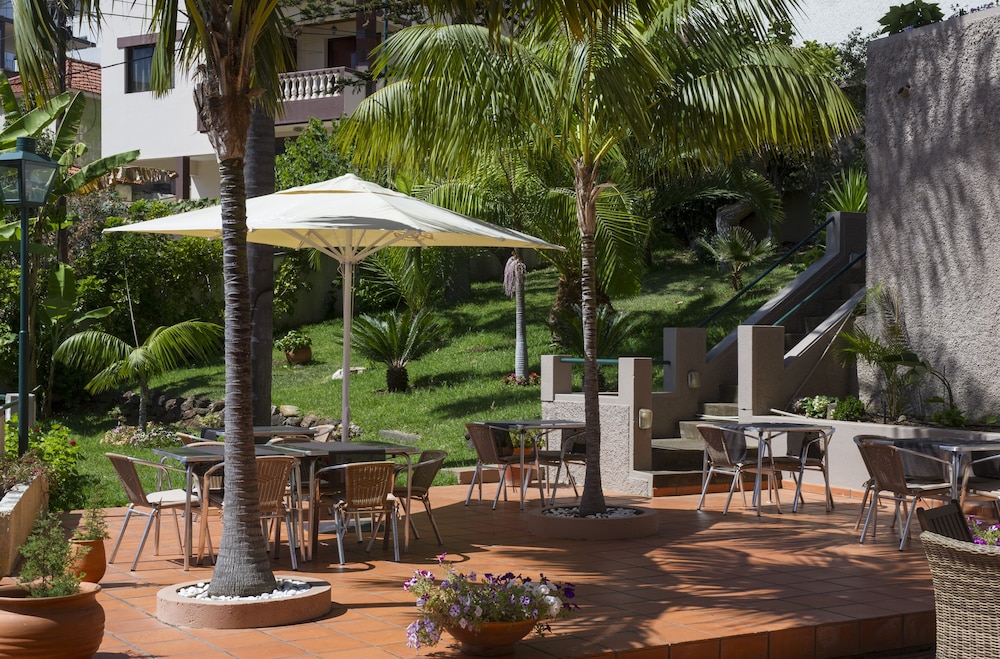 Florasol Residence Hotel — Restaurant & bars in Funchal, Madeira