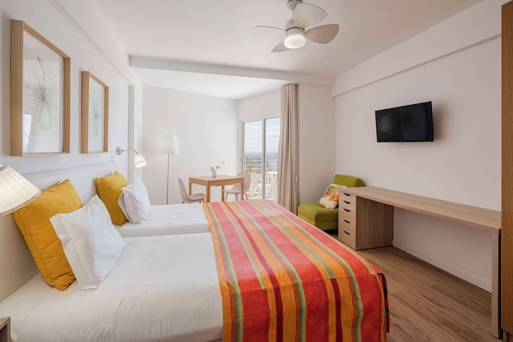 Florasol Residence Hotel — Hotel rooms in Funchal, Madeira