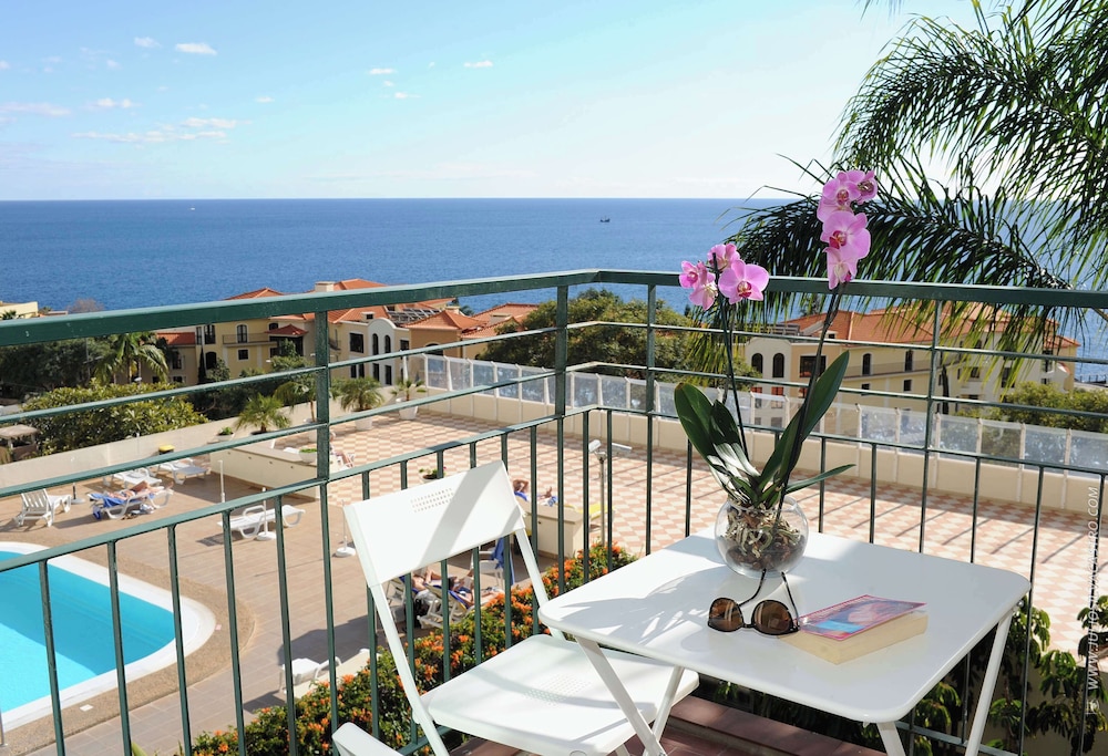 Florasol Residence Hotel — Hotel building in Funchal, Madeira
