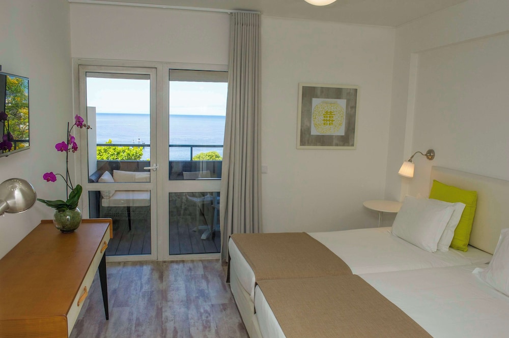 Florasol Residence Hotel — Hotel rooms in Funchal, Madeira