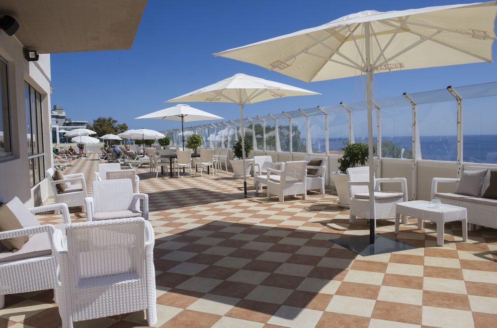 Florasol Residence Hotel — Restaurant & bars in Funchal, Madeira