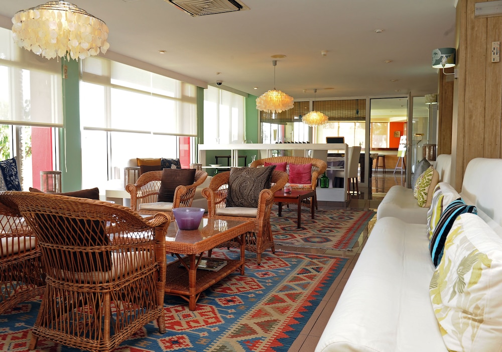 Florasol Residence Hotel — Restaurant & bars in Funchal, Madeira