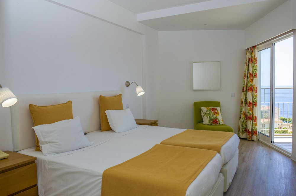 Florasol Residence Hotel — Hotel rooms in Funchal, Madeira