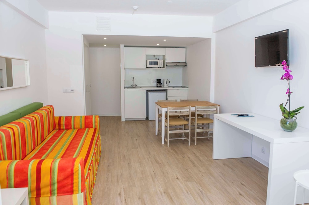 Florasol Residence Hotel — Hotel rooms in Funchal, Madeira