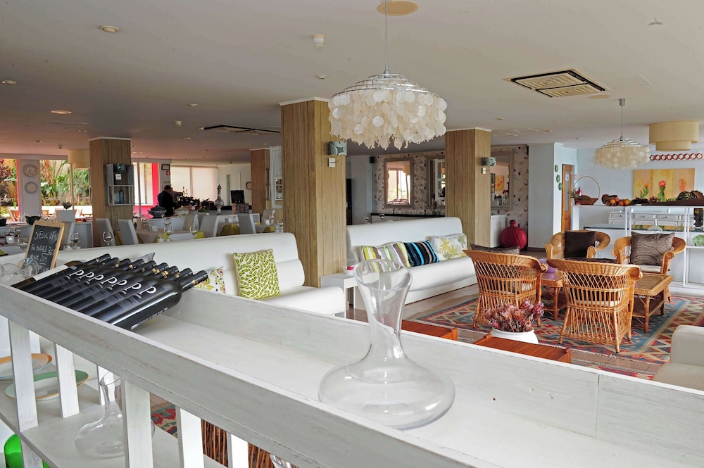 Florasol Residence Hotel — Restaurant & bars in Funchal, Madeira