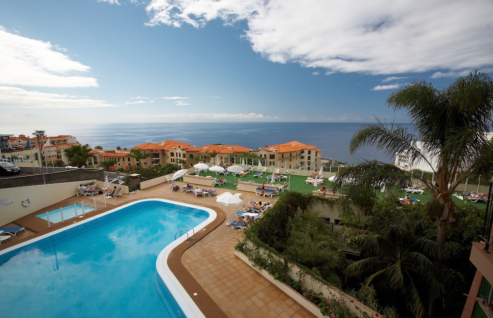 Florasol Residence Hotel — Swimming pool in Funchal, Madeira