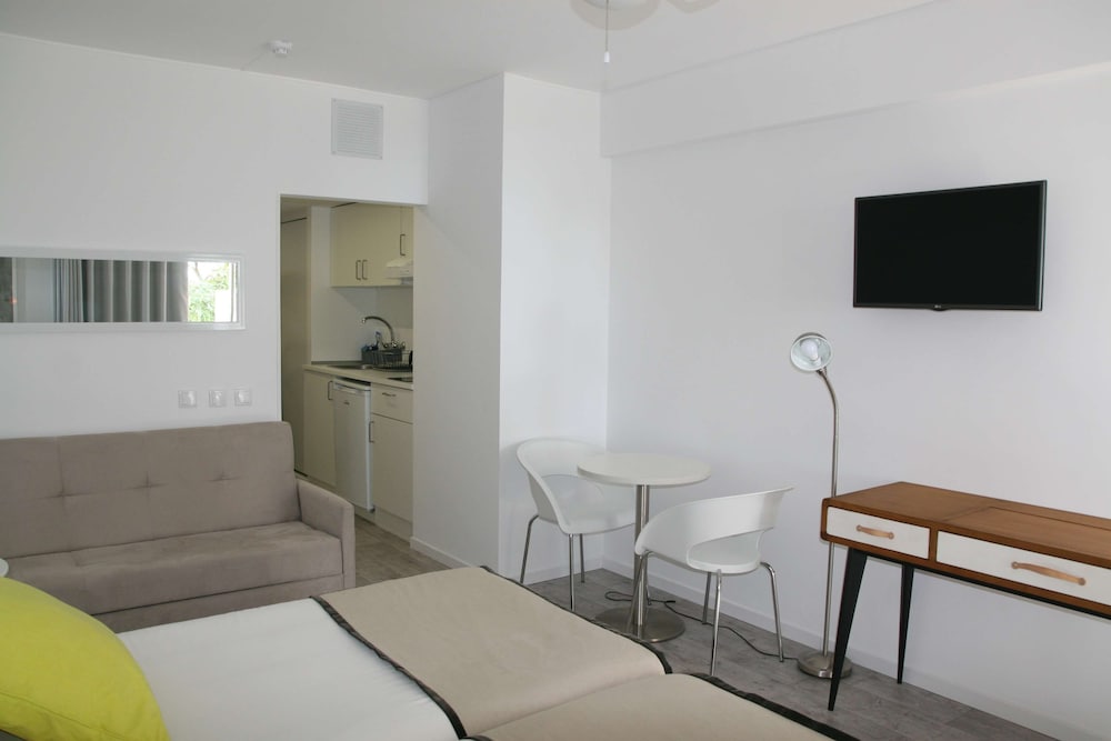Florasol Residence Hotel — Hotel rooms in Funchal, Madeira