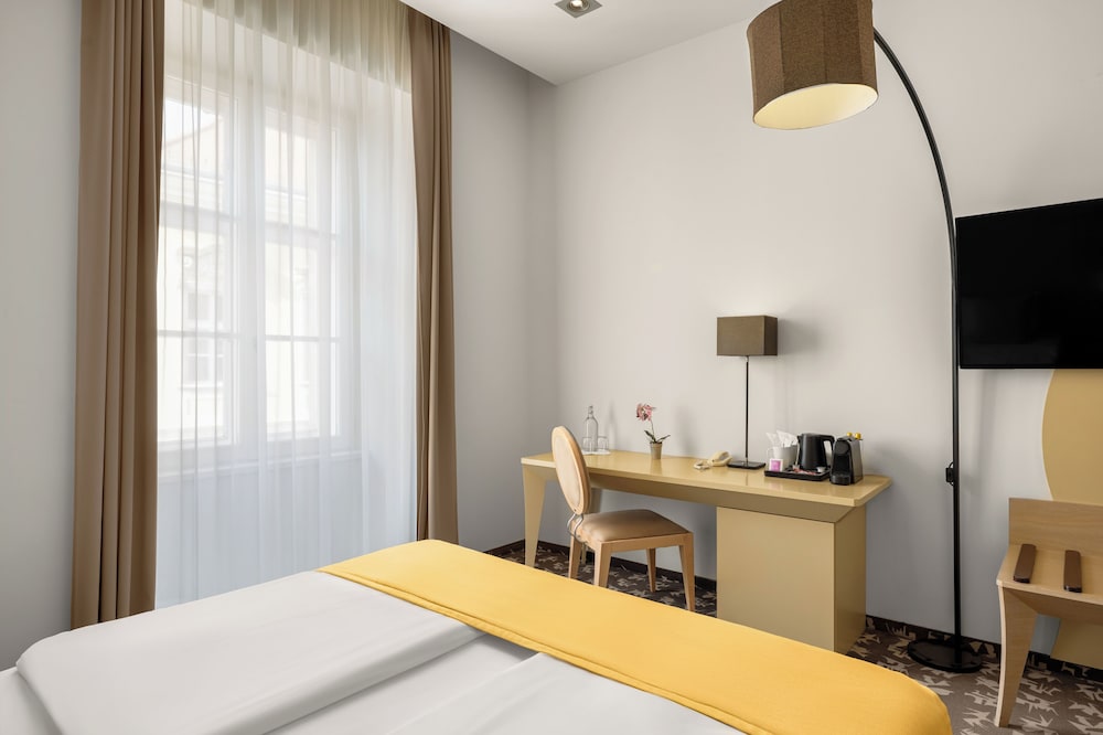 Buda Castle Hotel — Hotel rooms in Budapest, Budapest