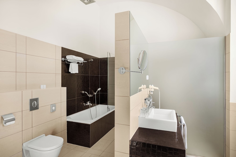 Buda Castle Hotel — Hotel rooms in Budapest, Budapest