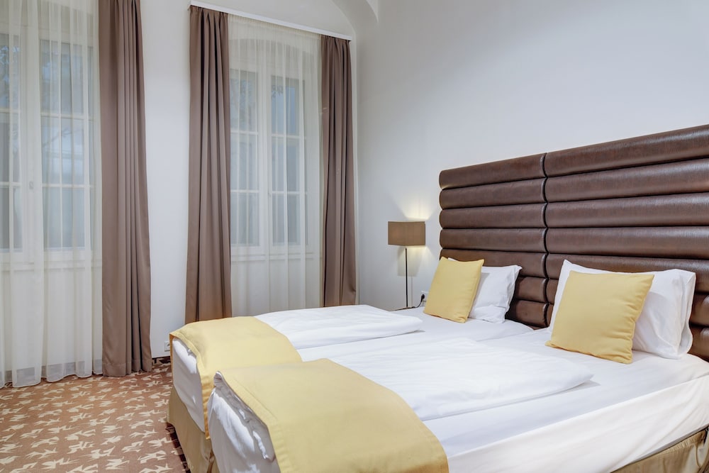 Buda Castle Hotel — Hotel rooms in Budapest, Budapest