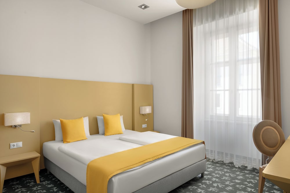 Buda Castle Hotel — Hotel rooms in Budapest, Budapest
