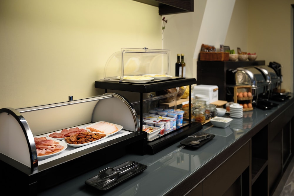 Buda Castle Hotel — Restaurant & bars in Budapest, Budapest