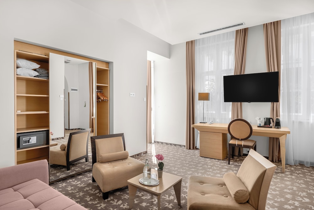 Buda Castle Hotel — Hotel rooms in Budapest, Budapest