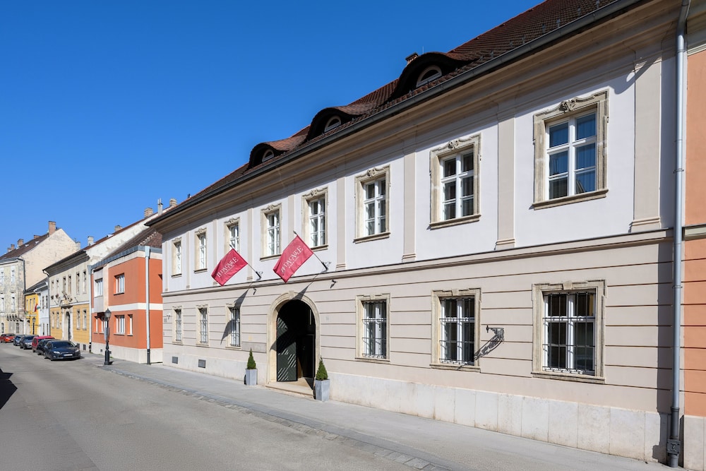 Buda Castle Hotel — Main photo in Budapest, Budapest