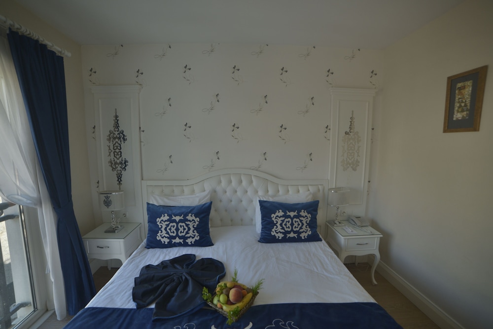 Sarnic Hotel Ottoman Mansion — Hotel rooms in Istanbul, Istanbul