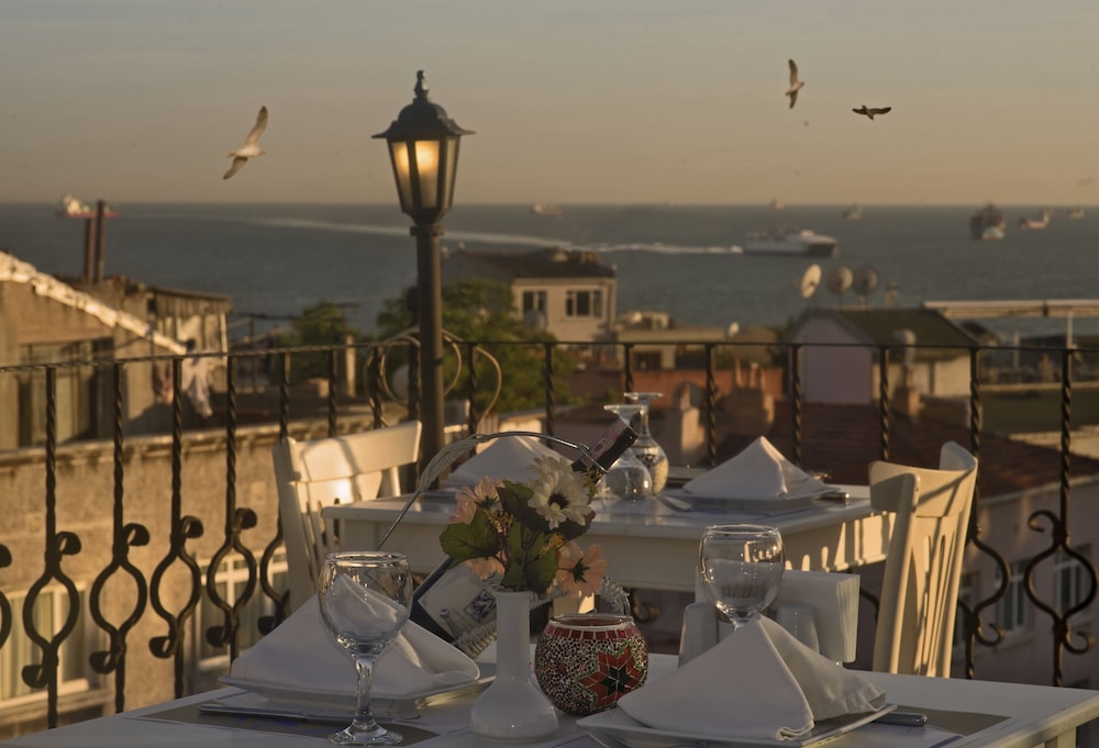 Sarnic Hotel Ottoman Mansion — Restaurant & bars in Istanbul, Istanbul