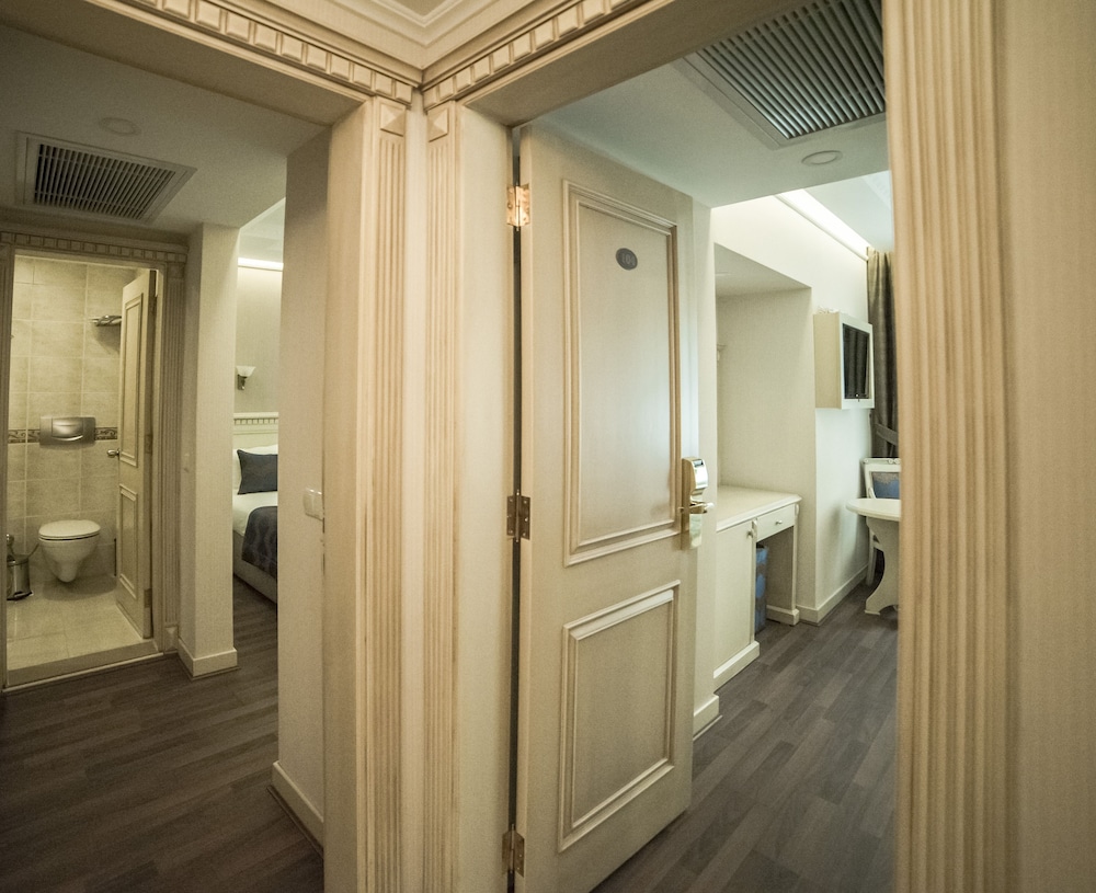 Sarnic Hotel Ottoman Mansion — Hotel rooms in Istanbul, Istanbul