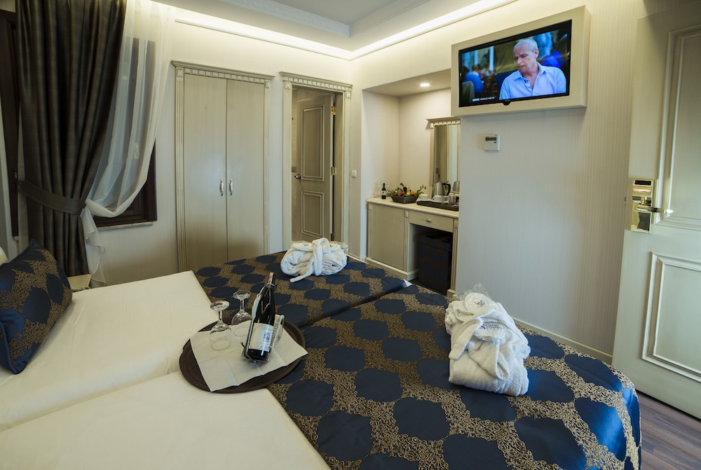 Sarnic Hotel Ottoman Mansion — Hotel rooms in Istanbul, Istanbul