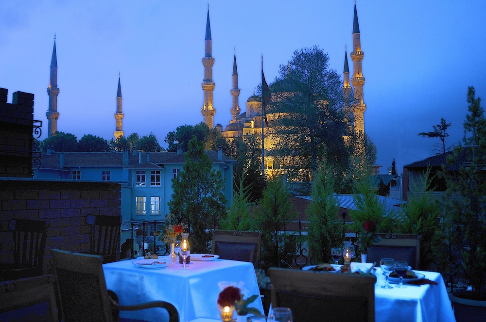 Sarnic Hotel Ottoman Mansion — Restaurant & bars in Istanbul, Istanbul