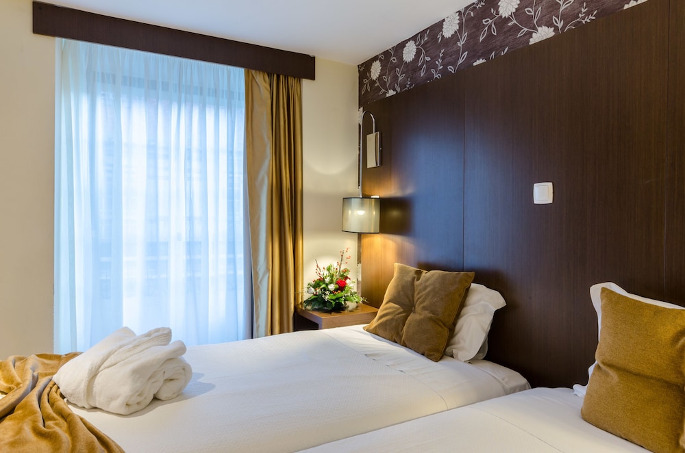 Hotel Duas Nacoes — Hotel rooms in Lisbon, Lisboa