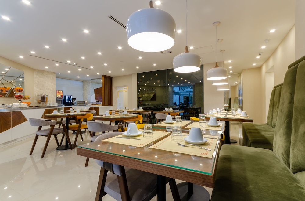 Hotel Duas Nacoes — Restaurant & bars in Lisbon, Lisboa