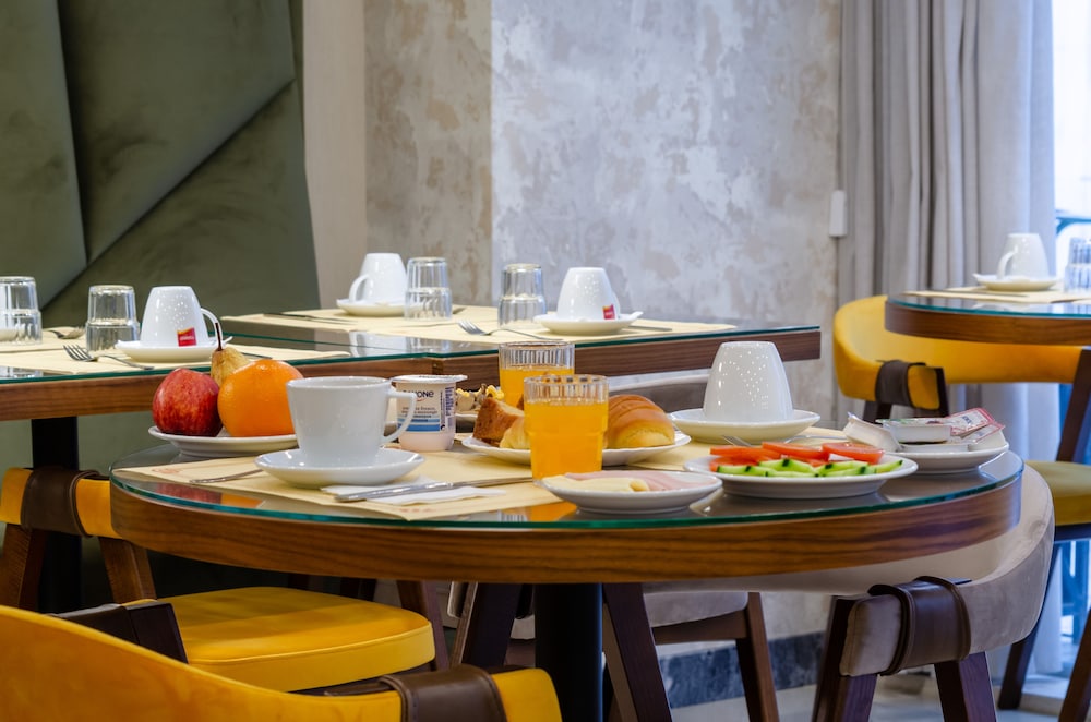 Hotel Duas Nacoes — Restaurant & bars in Lisbon, Lisboa