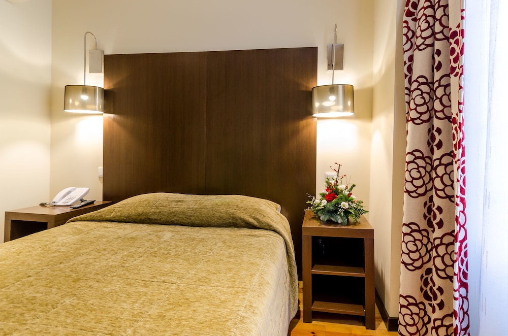 Hotel Duas Nacoes — Hotel rooms in Lisbon, Lisboa