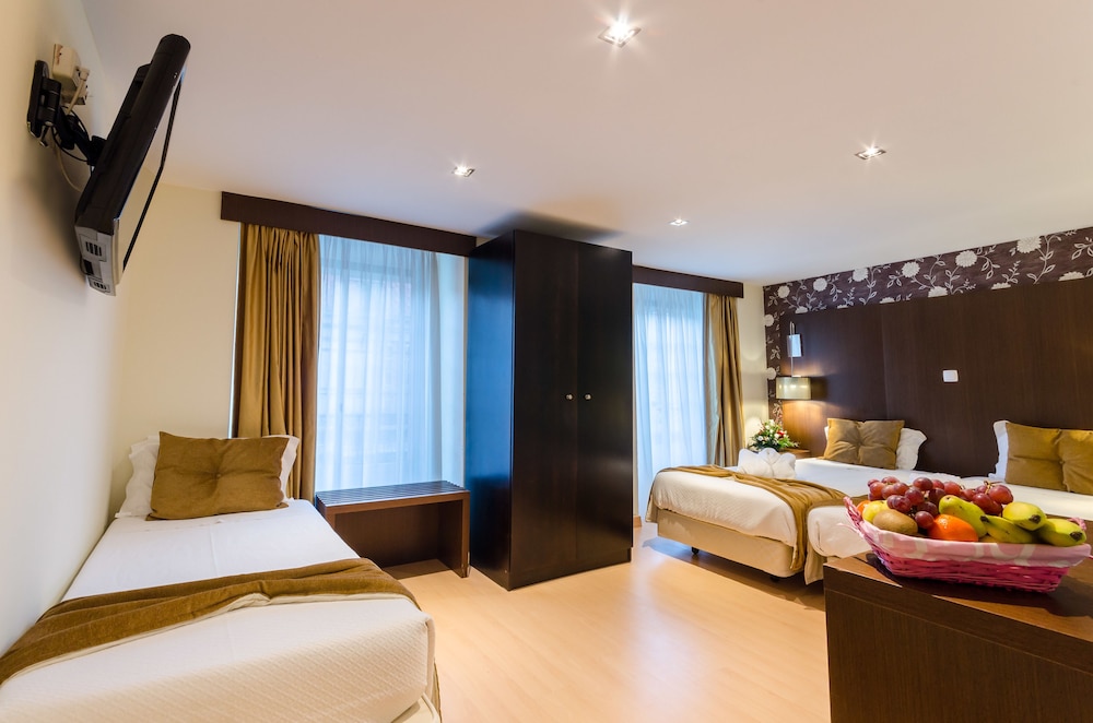 Hotel Duas Nacoes — Hotel rooms in Lisbon, Lisboa