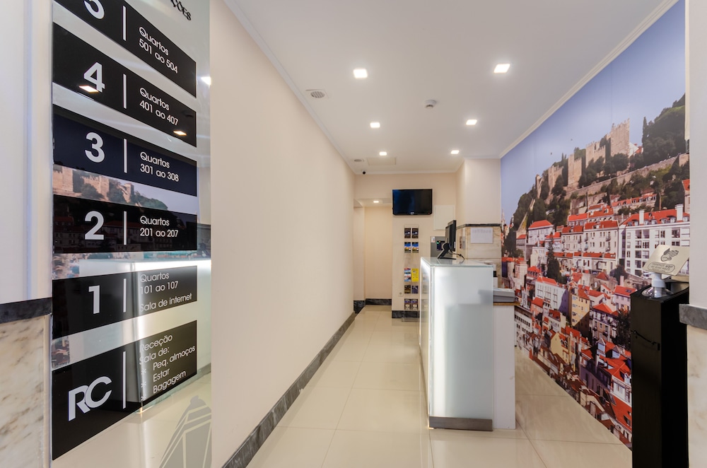 Hotel Duas Nacoes — Hotel building in Lisbon, Lisboa