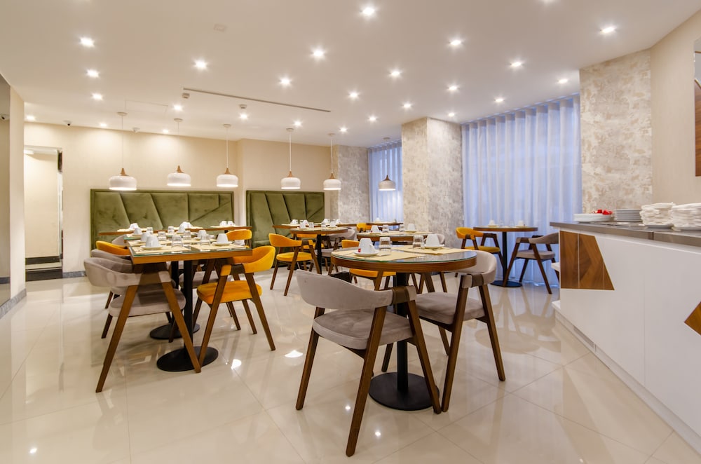 Hotel Duas Nacoes — Restaurant & bars in Lisbon, Lisboa