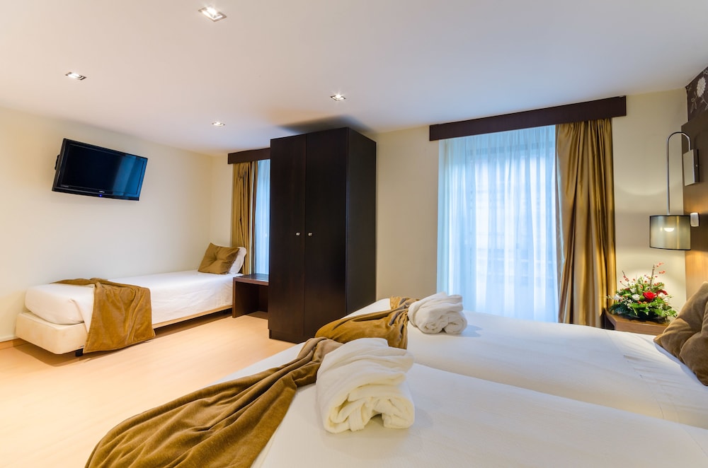 Hotel Duas Nacoes — Hotel rooms in Lisbon, Lisboa