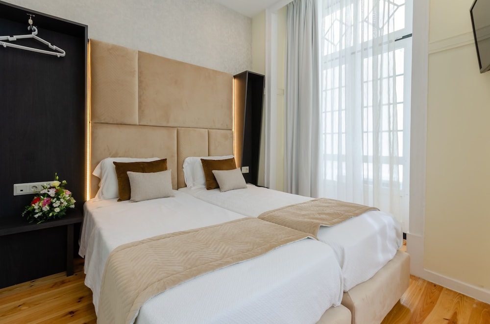 Hotel Duas Nacoes — Hotel rooms in Lisbon, Lisboa