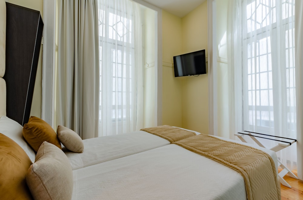 Hotel Duas Nacoes — Hotel rooms in Lisbon, Lisboa