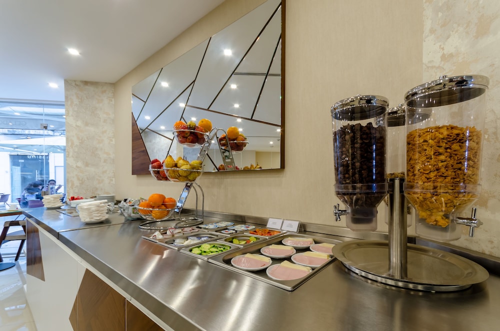 Hotel Duas Nacoes — Restaurant & bars in Lisbon, Lisboa