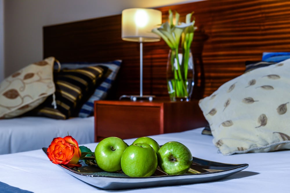 Hotel Duas Torres — Hotel rooms in Funchal, Madeira