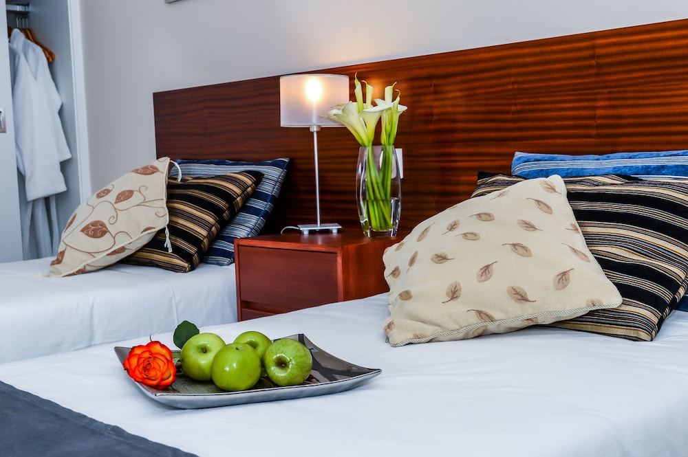 Hotel Duas Torres — Hotel rooms in Funchal, Madeira