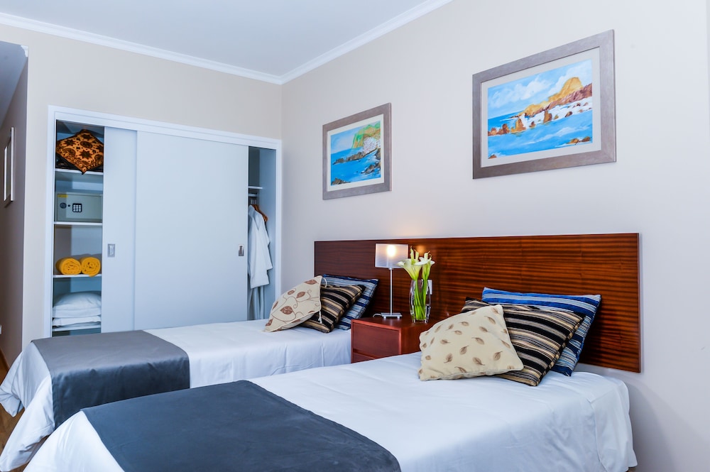 Hotel Duas Torres — Hotel rooms in Funchal, Madeira
