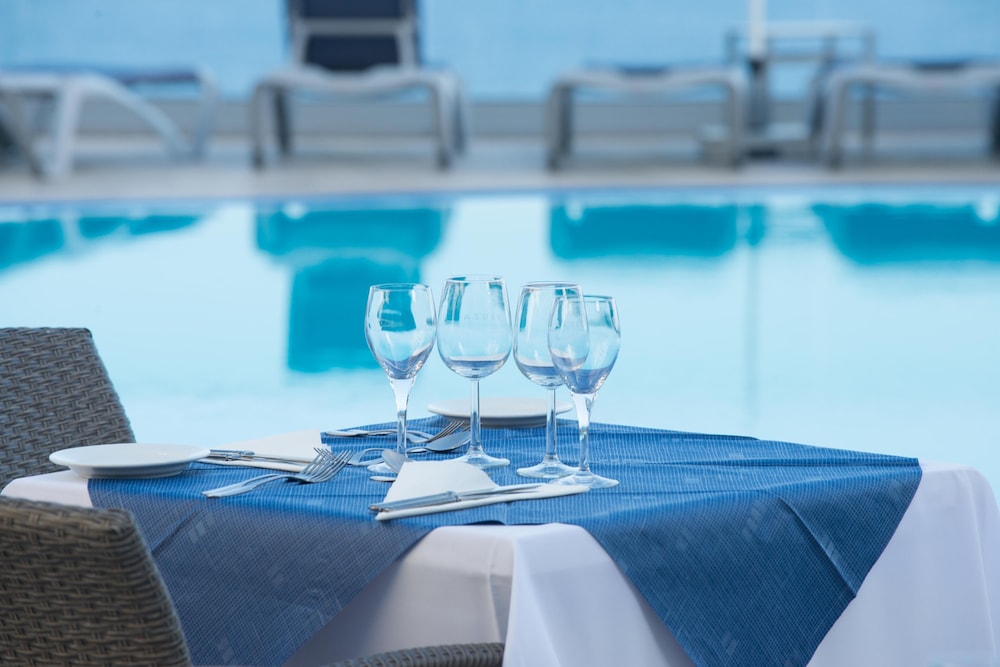 Hotel Duas Torres — Restaurant & bars in Funchal, Madeira