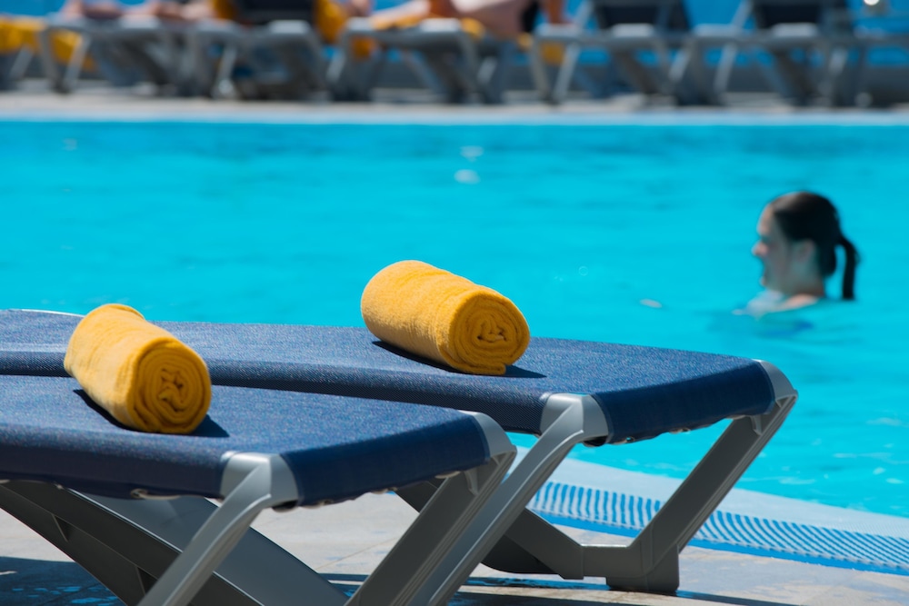 Hotel Duas Torres — Swimming pool in Funchal, Madeira
