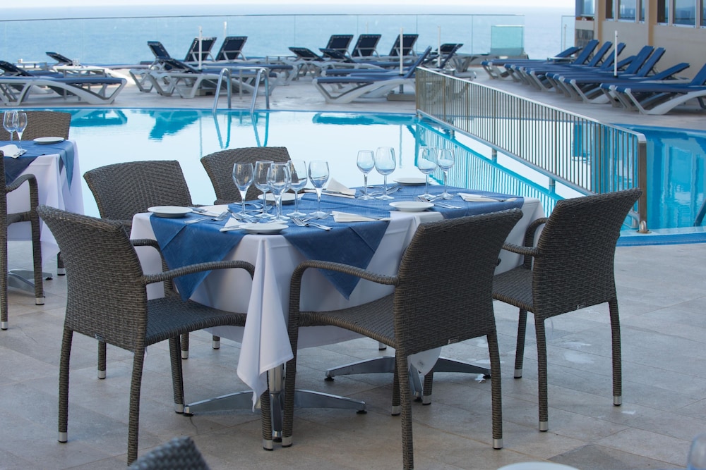 Hotel Duas Torres — Restaurant & bars in Funchal, Madeira