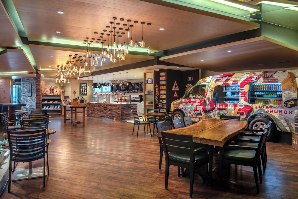 Hyatt Regency Dubai Creek Heights Residences — Restaurant & bars in Dubai