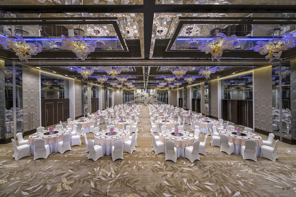 Hyatt Regency Dubai Creek Heights Residences — Hotel building in Dubai